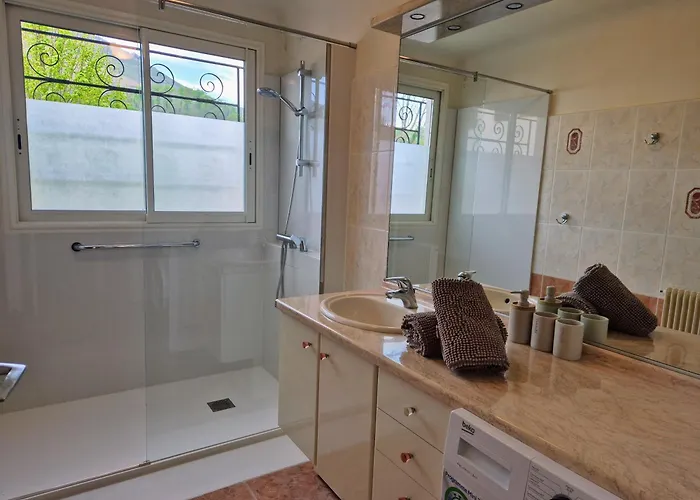 Pays Basque Munhoa Nyaraló